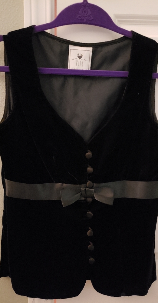 Corset style top.  EXCELLENT used condition.